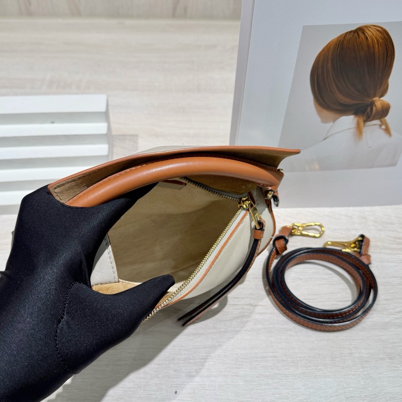 LOEWE羅意威白拼米色mini puzzle手提斜挎包-5