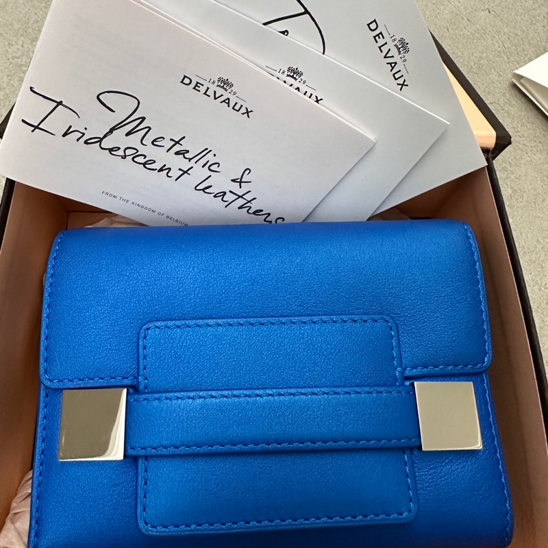 Delvaux 非常經典的 Madame 系列短夾-6