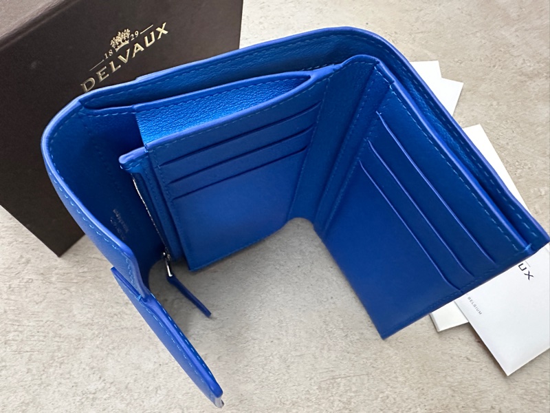 Delvaux 非常經典的 Madame 系列短夾-12