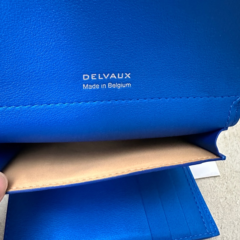 Delvaux 非常經典的 Madame 系列短夾-13