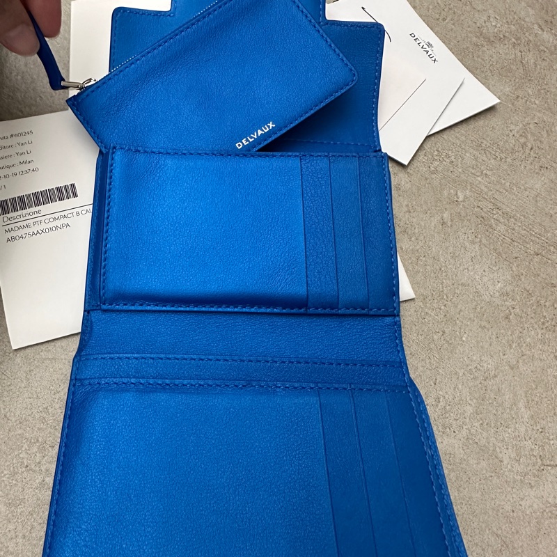 Delvaux 非常經典的 Madame 系列短夾-16