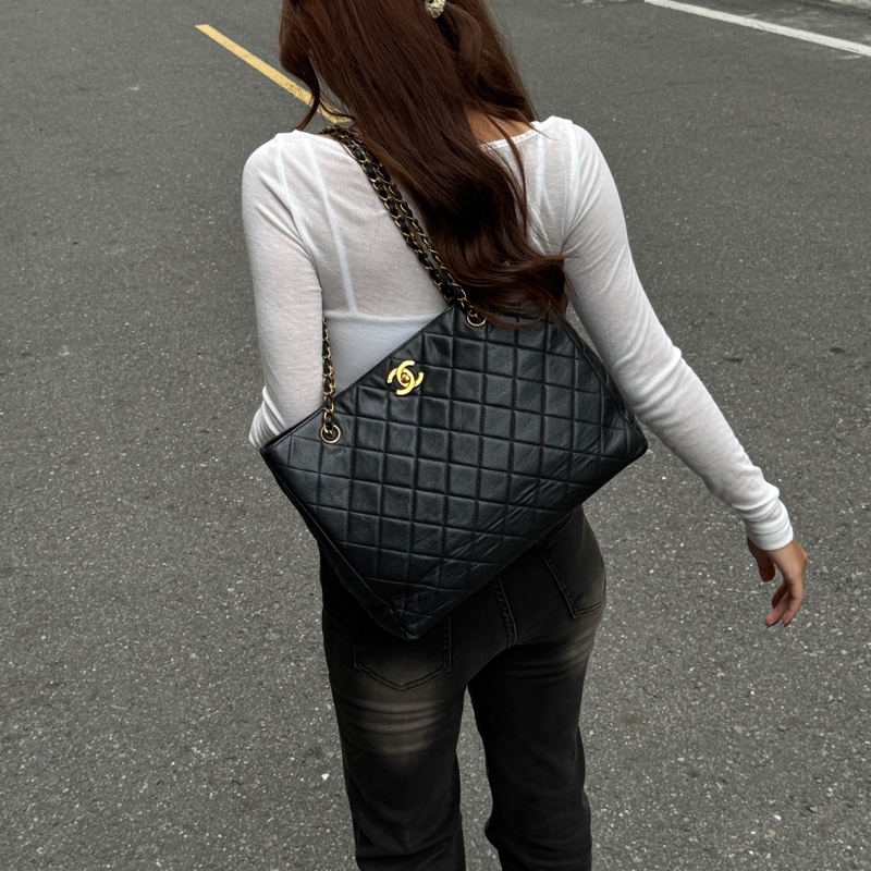 【經典超耐用🐮】Chanel 黑金 魚子醬牛皮 肩背托特包(專櫃27.3萬!)-3