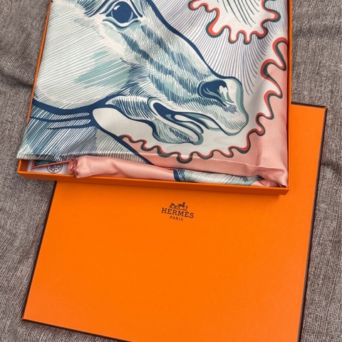 全新hermes 愛馬仕 熱賣款稀有雙面絲巾 圍巾 披肩駿馬90公分