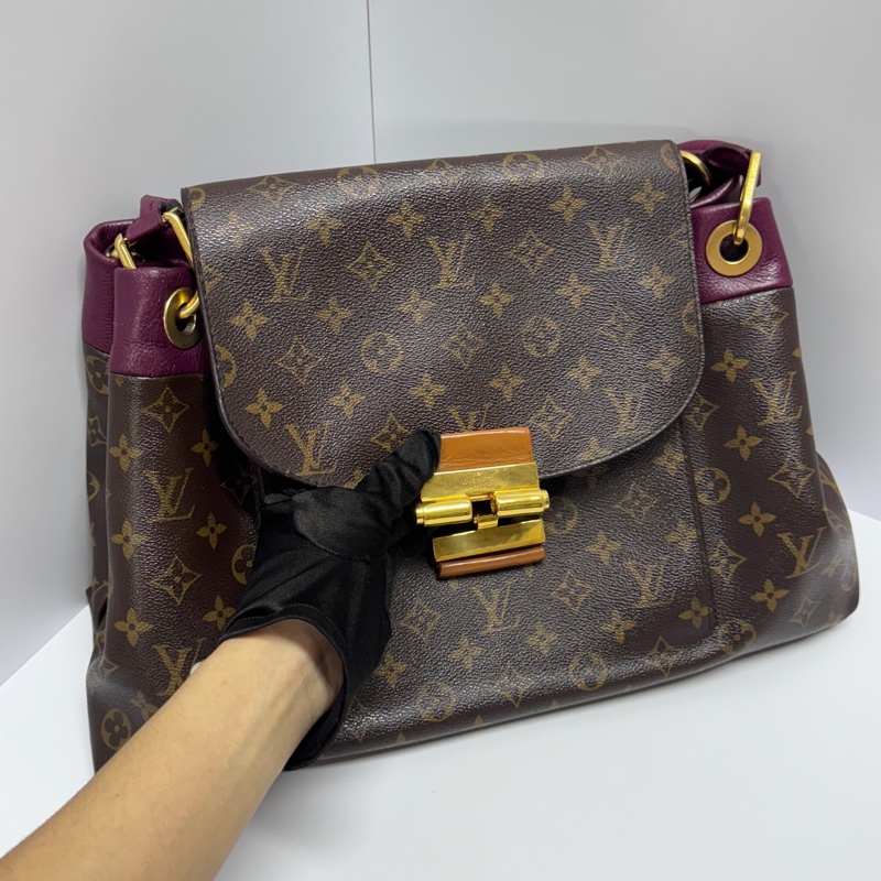 經典永存🎀 】 LV Olympe 經典老花 肩背包（專櫃價13.6 萬）-15