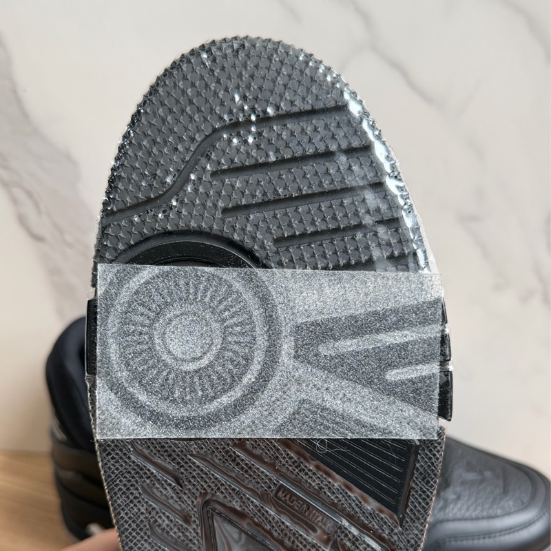 （99新 ）LV trainer 黑武士 皮革款-10