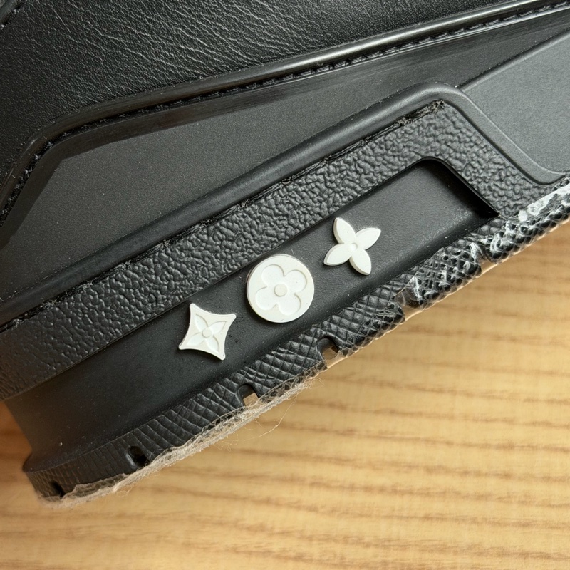 （99新 ）LV trainer 黑武士 皮革款-18