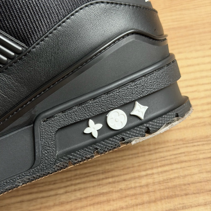 （99新 ）LV trainer 黑武士 皮革款-26