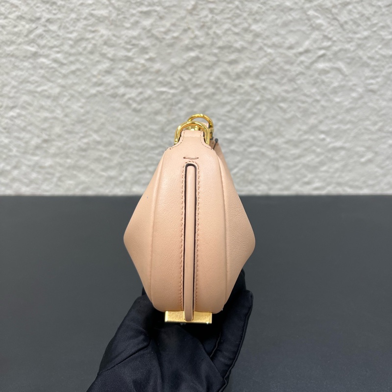 98新FENDI芬迪logo Graphy系列新月迷你手拿月牙包-2