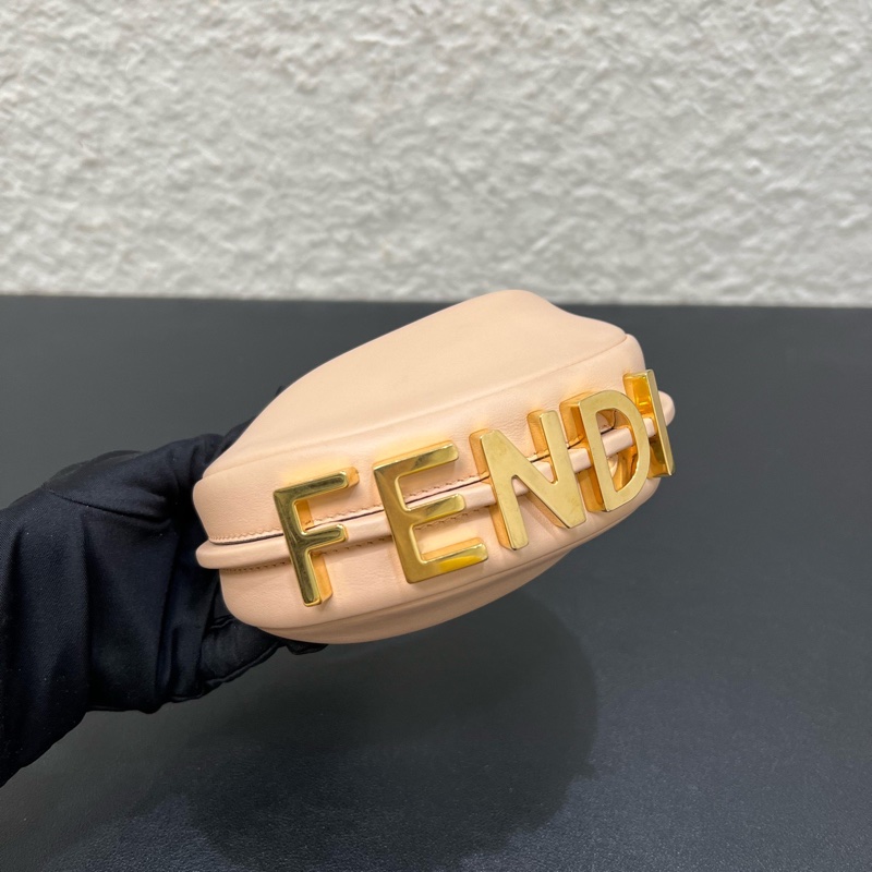 98新FENDI芬迪logo Graphy系列新月迷你手拿月牙包-4
