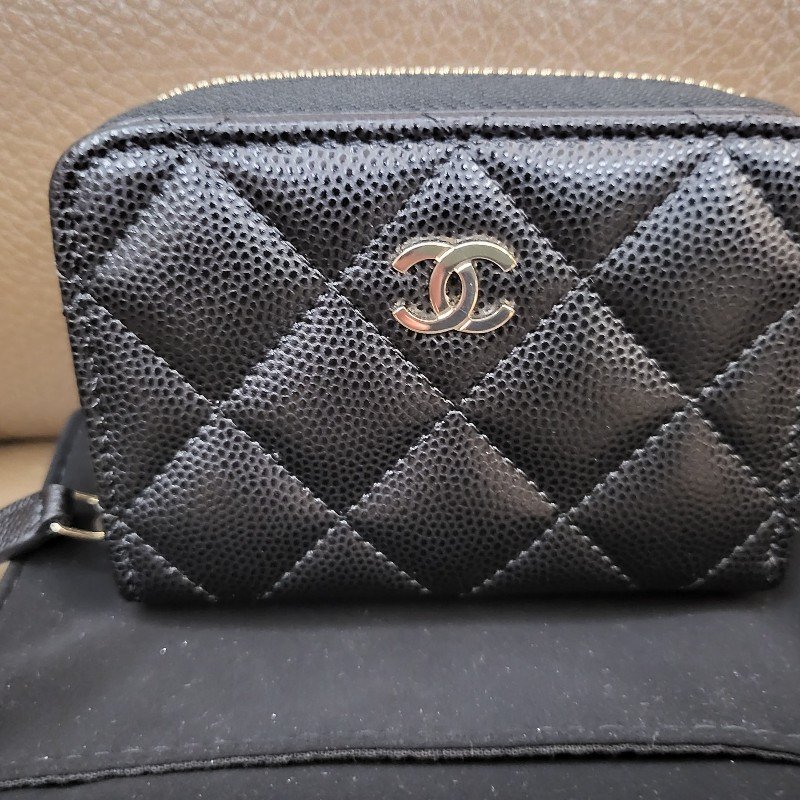 誠可議~ Chanel香奈兒黑金魚子醬荔枝皮卡夾拉鍊零錢包-2