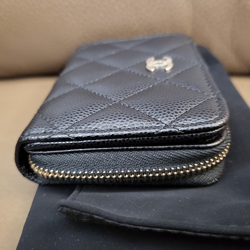 誠可議~ Chanel香奈兒黑金魚子醬荔枝皮卡夾拉鍊零錢包-4