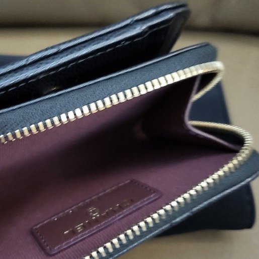 誠可議~ Chanel香奈兒黑金魚子醬荔枝皮卡夾拉鍊零錢包-6