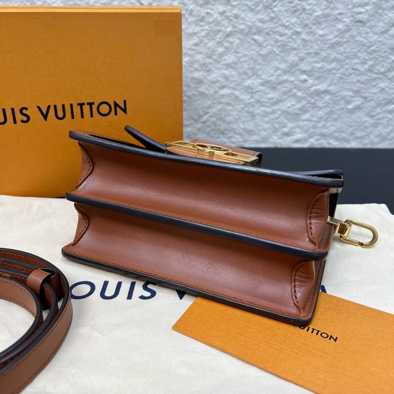 98新23年芯片款LV路易威登達芙妮小號-4