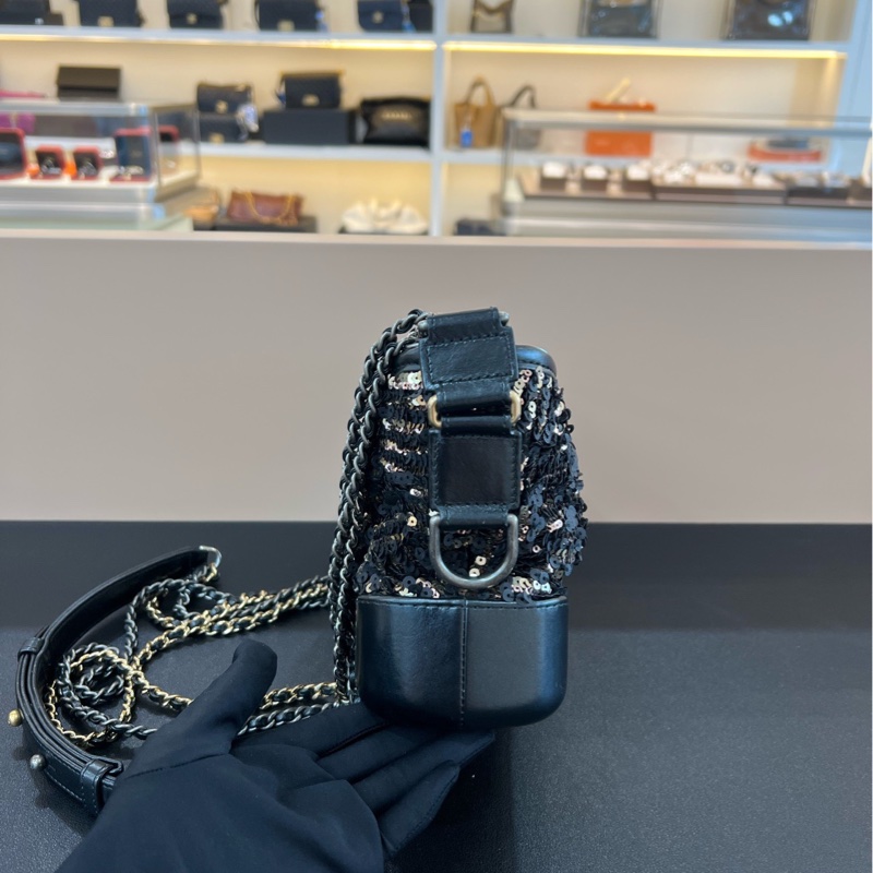 98新Chanel香奈兒秀款黑金亮片小號流浪包單肩斜挎包-4