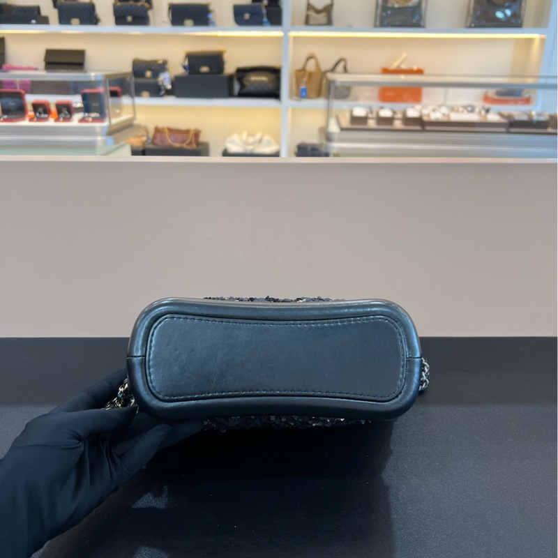 98新Chanel香奈兒秀款黑金亮片小號流浪包單肩斜挎包-5