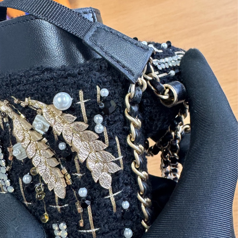 Chanel香奈兒 20A高級手工坊黑色金麥穗釘珠毛呢刺繡手機包鏈條包-6