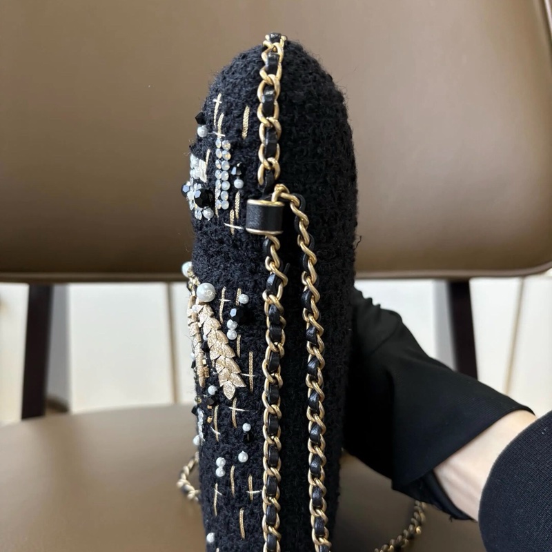 Chanel香奈兒 20A高級手工坊黑色金麥穗釘珠毛呢刺繡手機包鏈條包-14