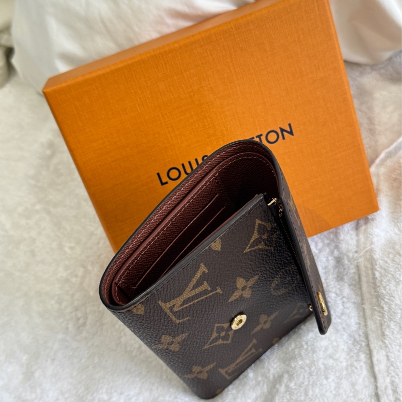 Lv 老花 棕色內裡三折短夾-1