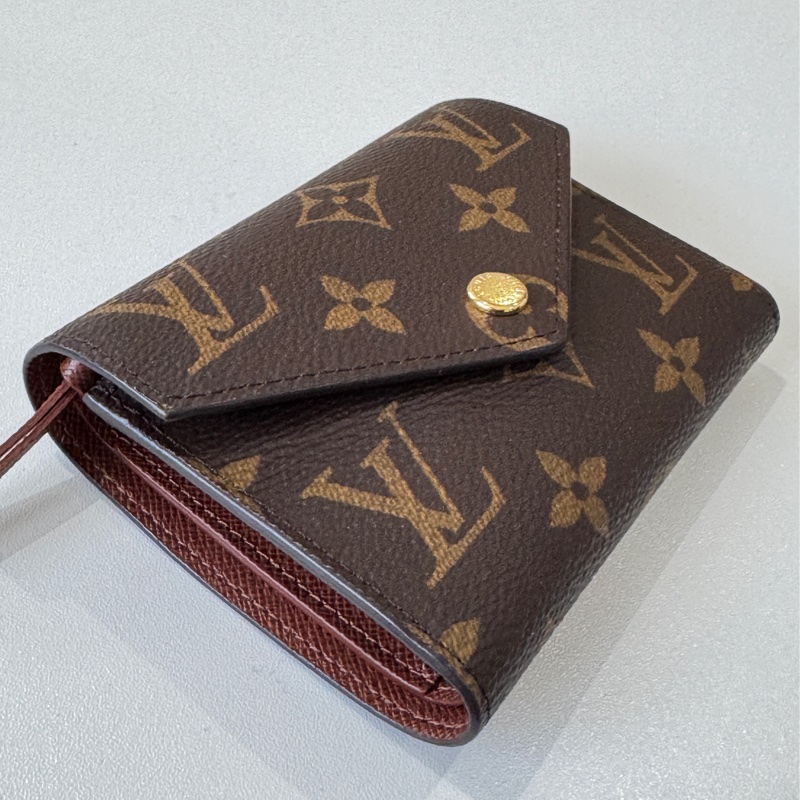 Lv 老花 棕色內裡三折短夾-8