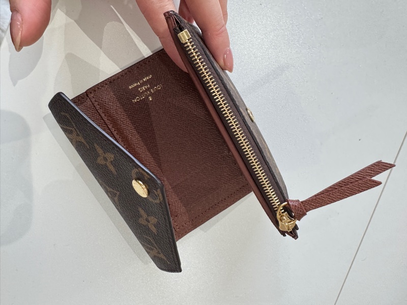 Lv 老花 棕色內裡三折短夾-11