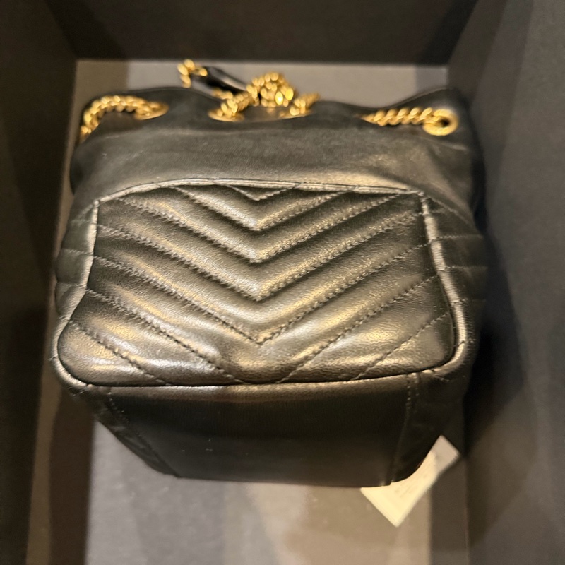 YSL小羊皮水桶包-9