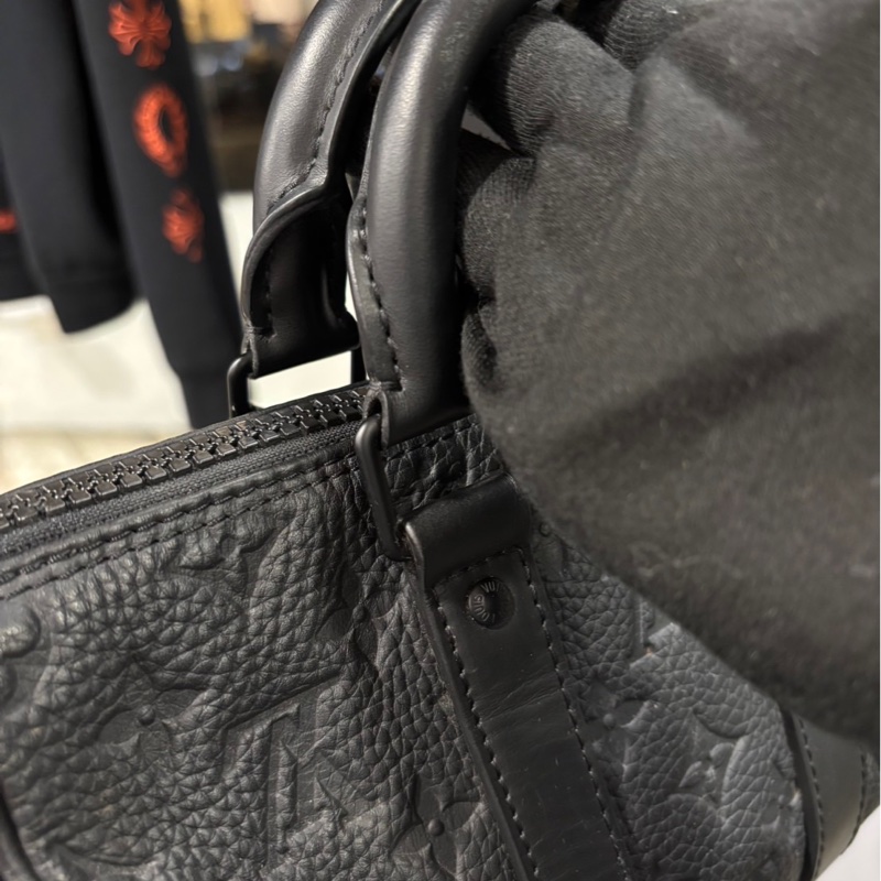Louis Vuitton LV Keepall 25 黑皮革壓紋-2