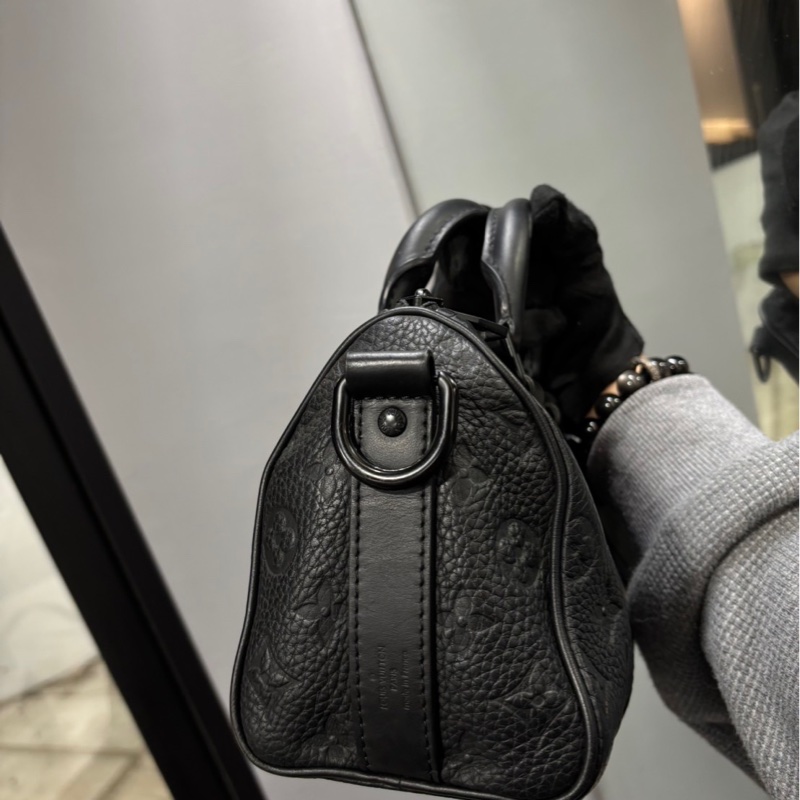Louis Vuitton LV Keepall 25 黑皮革壓紋-3