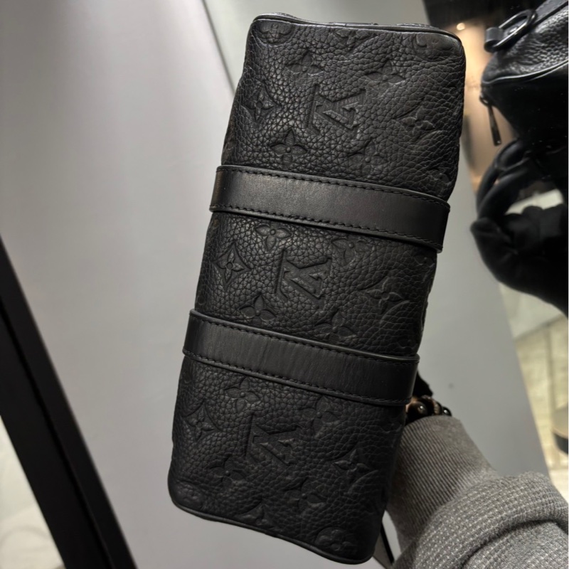 Louis Vuitton LV Keepall 25 黑皮革壓紋-4