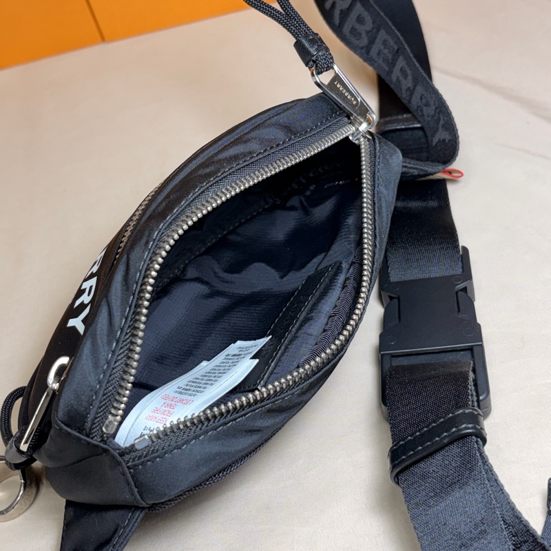 ‼️全台最甜 近新閒置 Burberry 巴寶莉 黑白logo小腰包 胸包-6