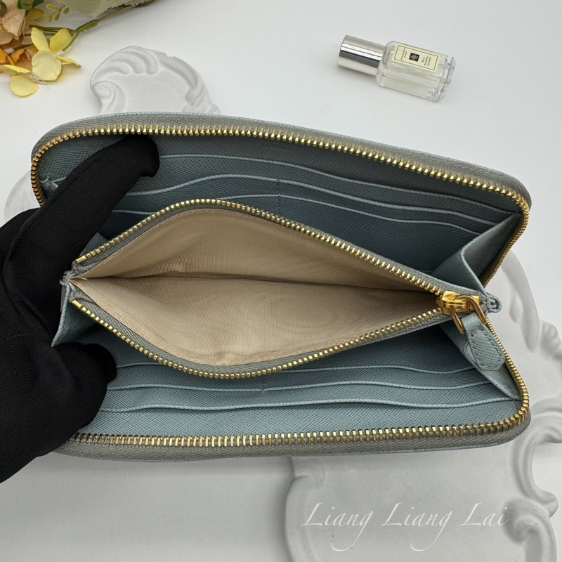 PRADA Saffiano 霧藍灰色拉鏈長夾-9