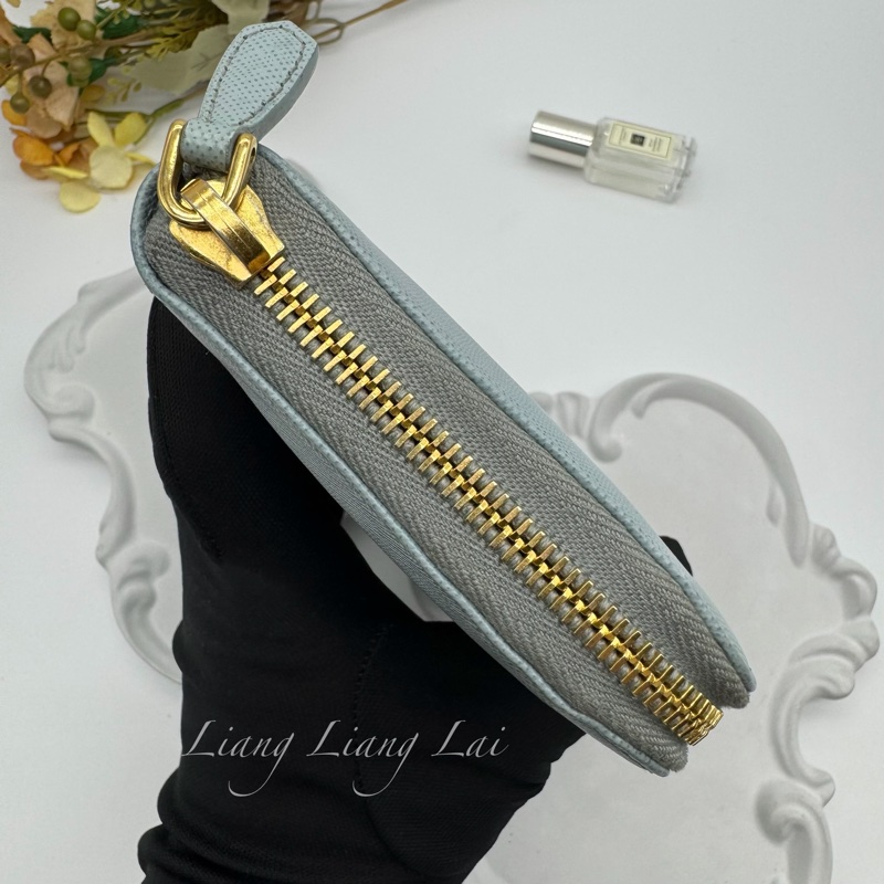 PRADA Saffiano 霧藍灰色拉鏈長夾-21