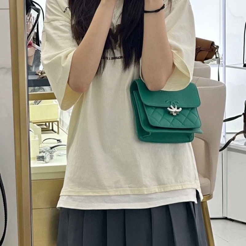 Chanel 古巴系列郵差包 綠色荔枝皮 9新 配件塵袋19*8*16-0