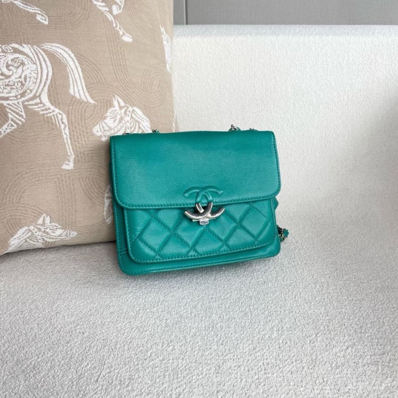 Chanel 古巴系列郵差包 綠色荔枝皮 9新 配件塵袋19*8*16-7