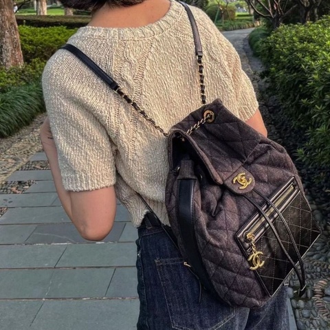Chanel 牛仔丹寧後背包黑色牛仔拼皮 金扣 0*33*13  9新  配件塵袋保卡