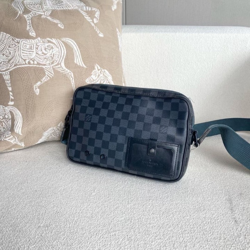 LV alpha黑棋盤格郵差包25*17*4 9新. 配件塵袋-5