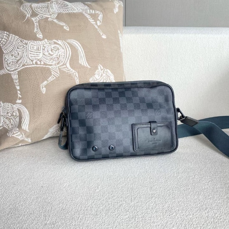 LV alpha黑棋盤格郵差包25*17*4 9新. 配件塵袋-6