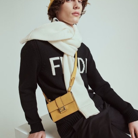 Fendi Mini Baguette法棍包11*8*2  9新. 配件盒子 肩帶 塵袋