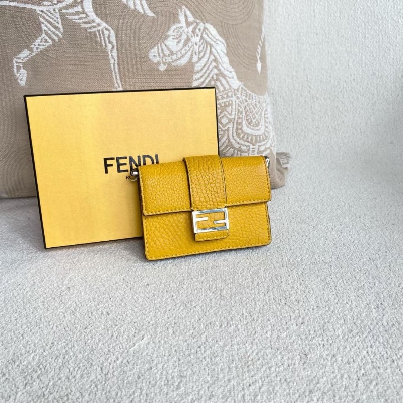Fendi Mini Baguette法棍包11*8*2 9新. 配件盒子 肩帶 塵袋-4