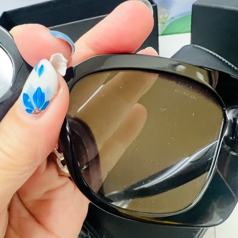 香奈兒黑字母墨鏡-1