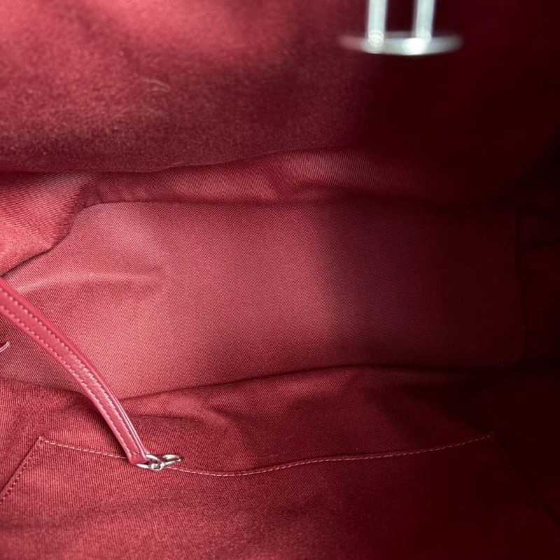 Chanel 嬉皮鉚釘logo水桶托特 酒紅色 銀扣 牛皮32.5*33*13.5 9新 配件塵袋-6