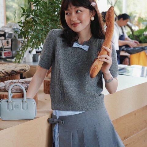 Miu Miu 保齡球淺藍皮革迷你 芯片款 10×19×5 99新配件盒子 塵袋 肩帶