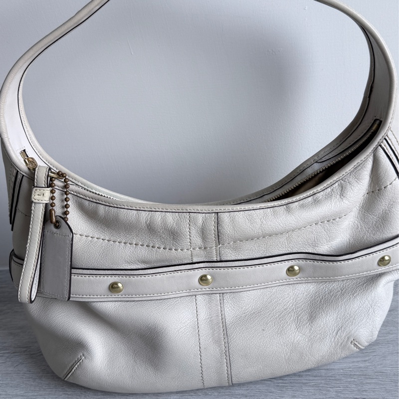 coach 白色腋下包-7