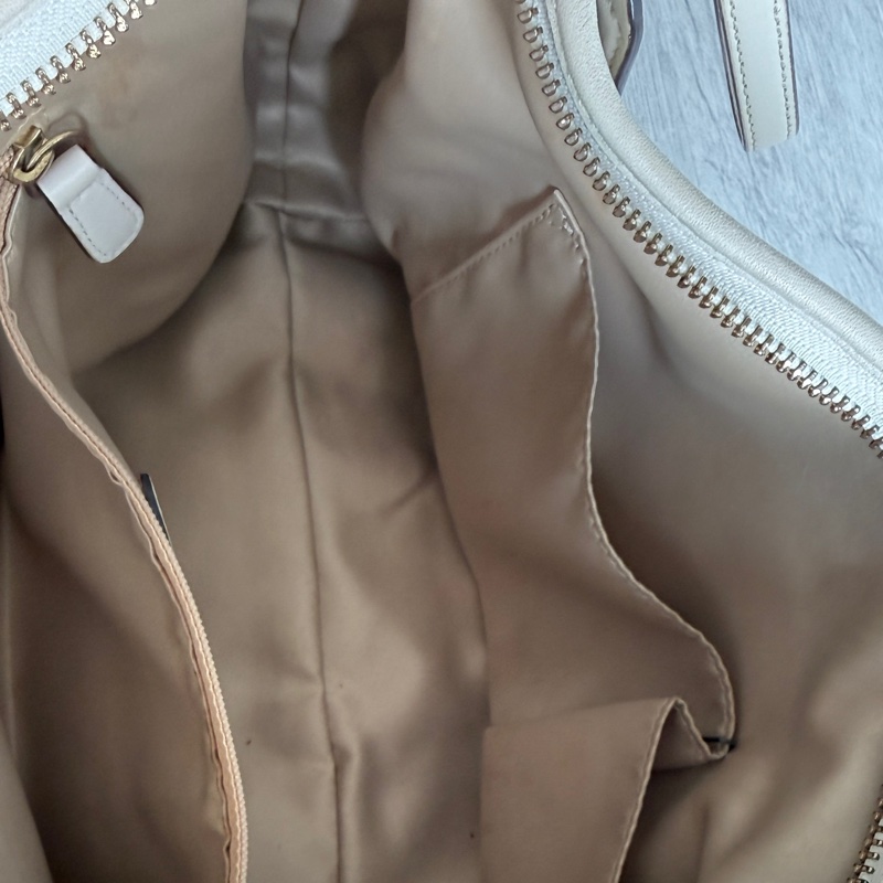 coach 白色腋下包-15