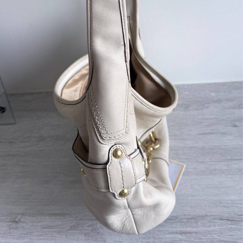 coach 白色腋下包-23