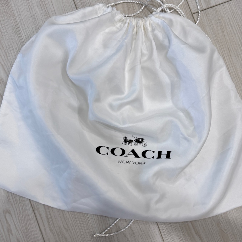 coach 白色腋下包-26