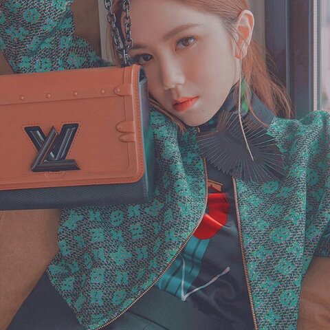 lv 鄧紫棋同款扭扭包 芯片款 23.0x 17.0x 9.5 cm 98新配件塵袋