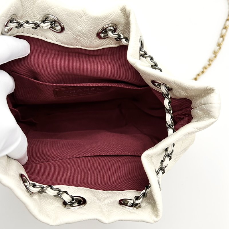 CHANEL 黑白拼色甲殼蟲流浪水桶包 22*22*1 98新配件保卡塵袋-6