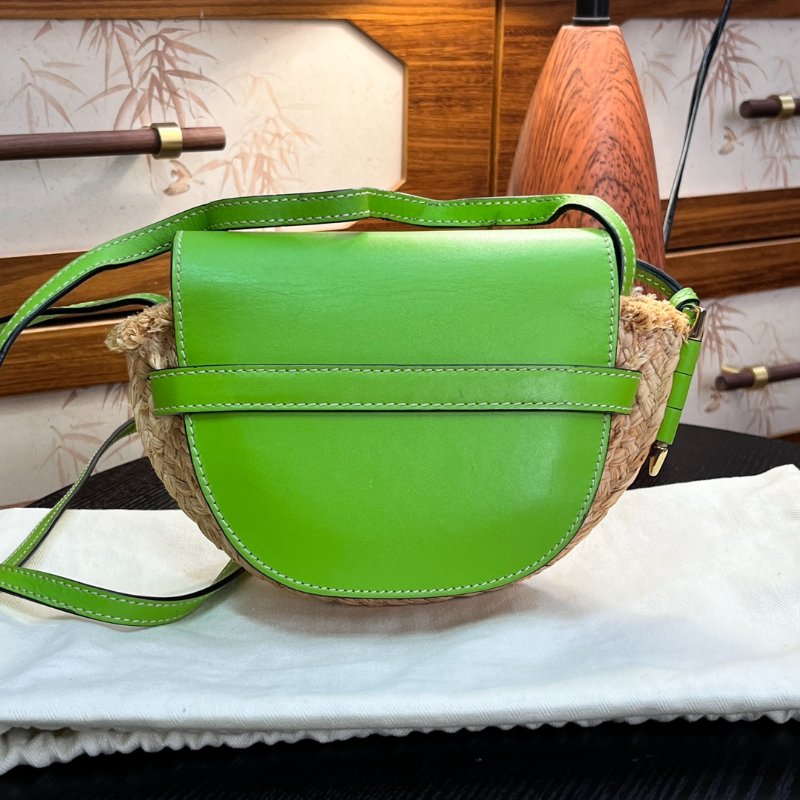 LOEWE 綠色草編拼皮 mini gate肩背斜背馬鞍包 19*13*8 98新配件塵袋-7
