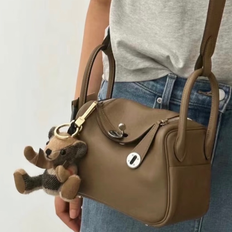 Hermes mini lindy 威瑪犬米色 有購證/盒/塵-7