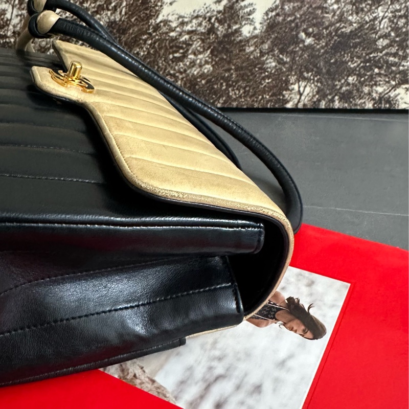 🩵MYMluxurybag🩵 Chanel 古董袋 全皮袋 米黑雙色-15